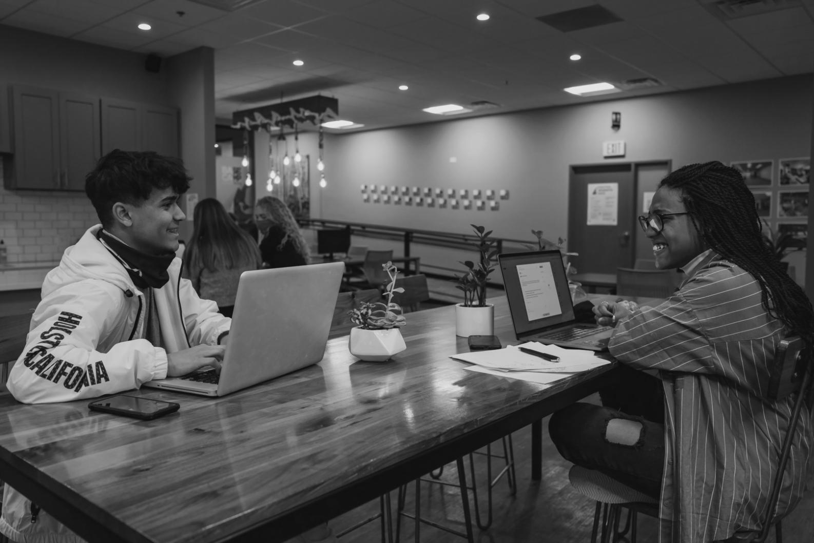 Instalaciones modernas de Solyventario en Tijuana con espacios profesionales para webinars