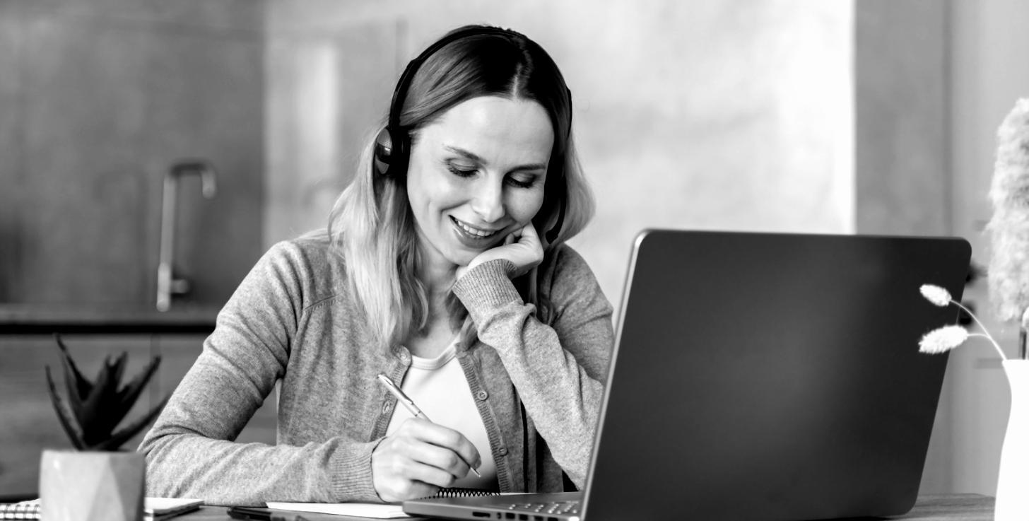 Sesión de webinar en vivo con interacción entre instructor y participantes