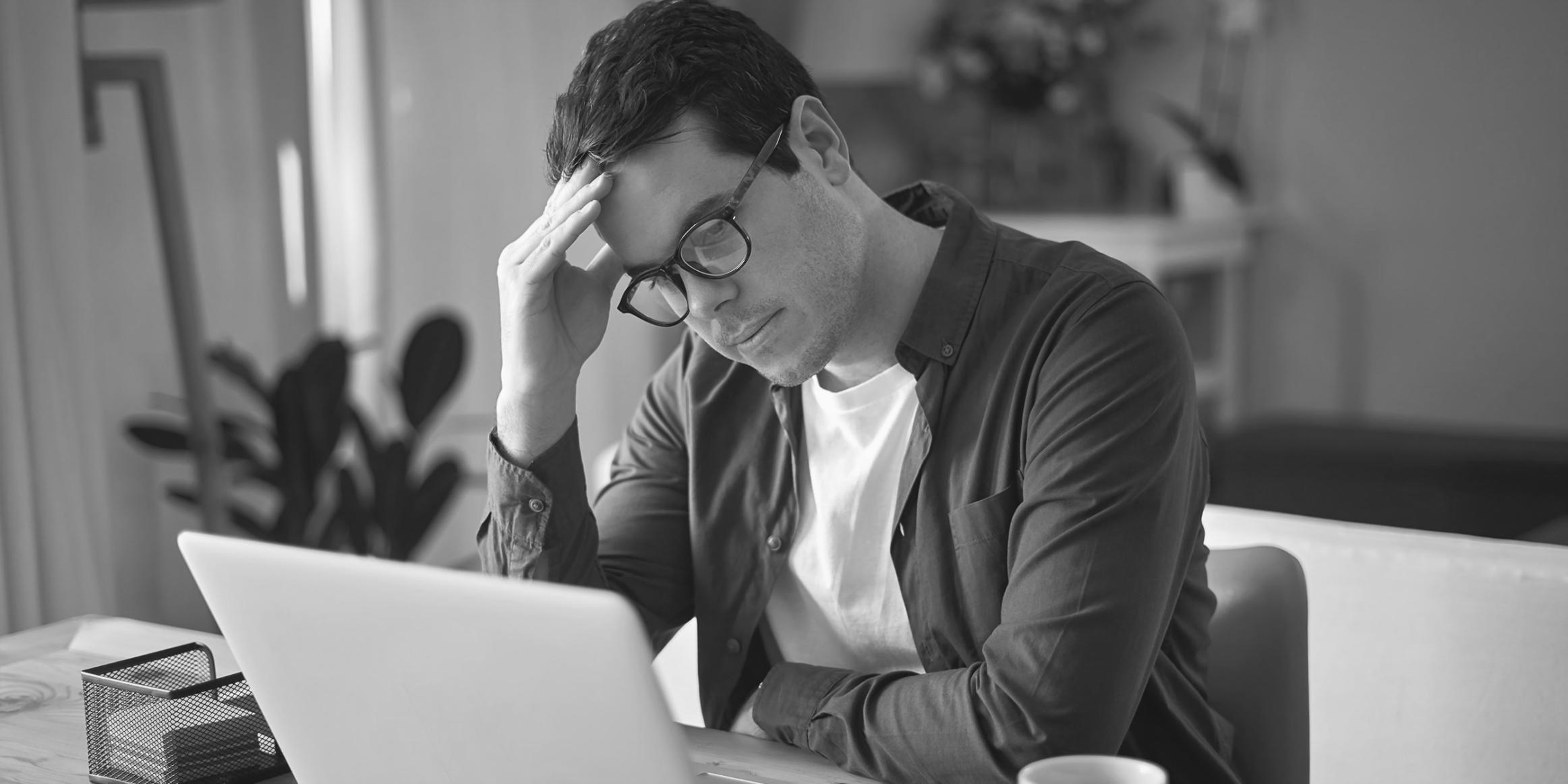 Participantes interactuando en sesión sobre finanzas