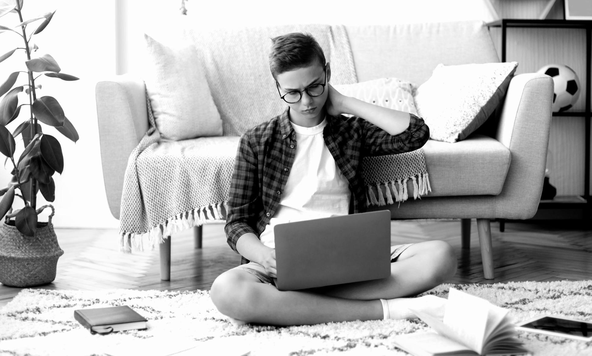 Ambiente de trabajo colaborativo con análisis financiero